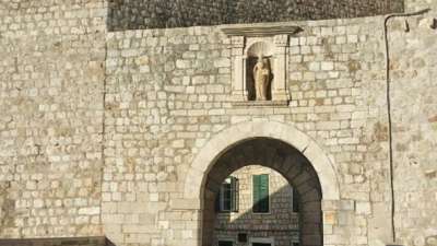 dubrovnik old town pile gate
