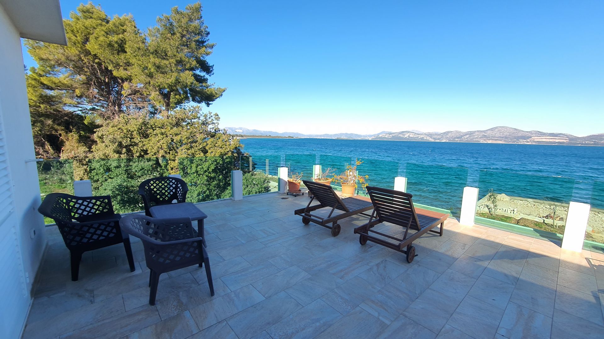 Peljesac apartments by the sea